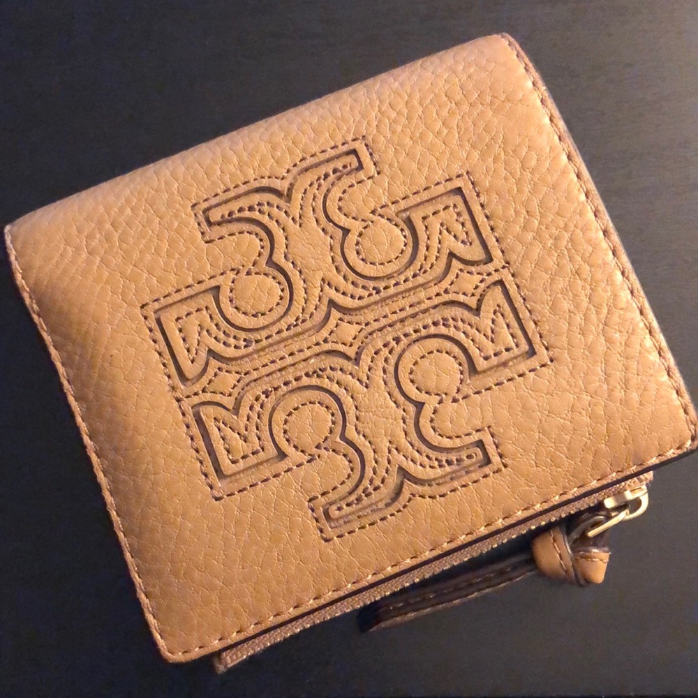 Tory burch wallet